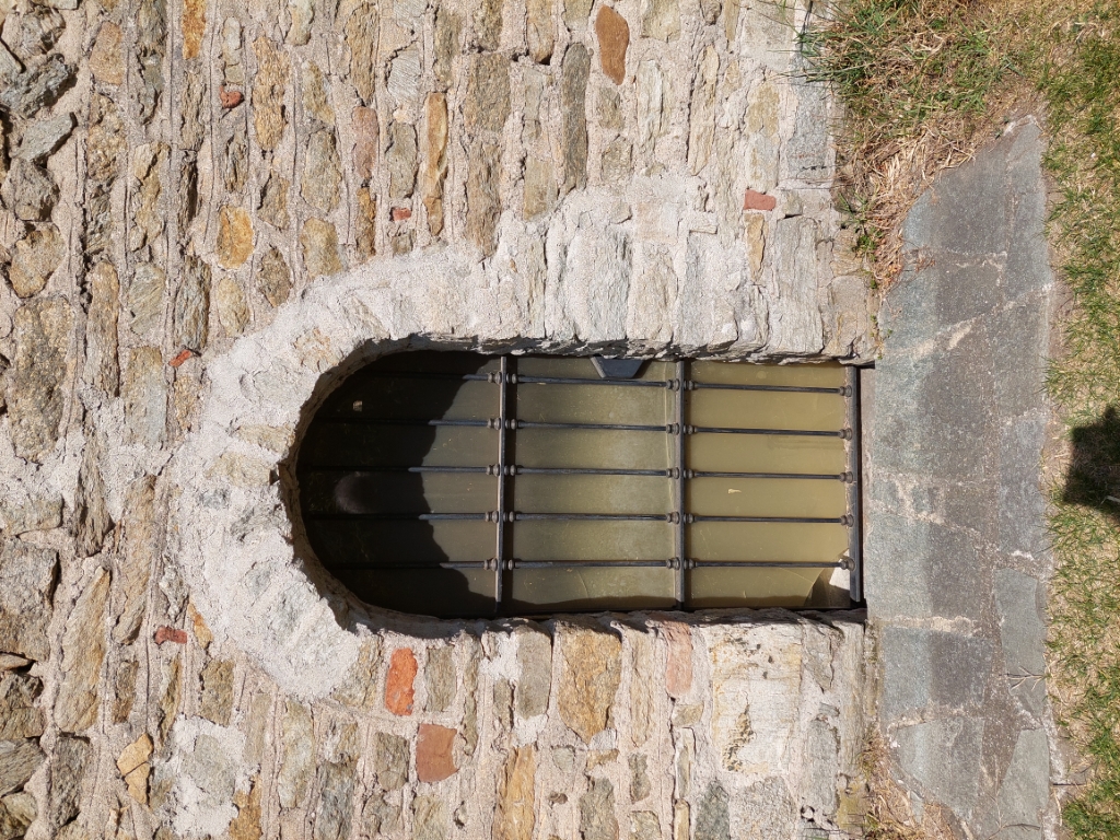 Borgone Susa - CAPPELLA DI SAN VALERIANO (1)-Porta laterale