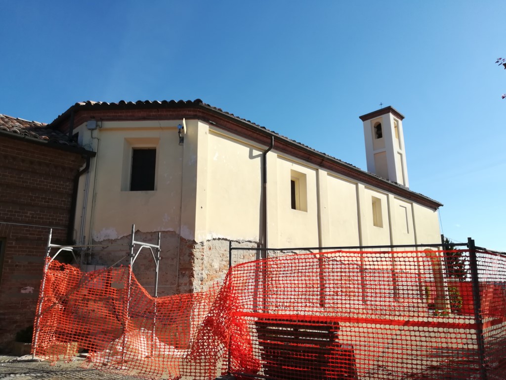Grana - CHIESA CIMITERIALE DI  SANTA MARIA IN MONTE PIRANO-Fianco (in restauro)