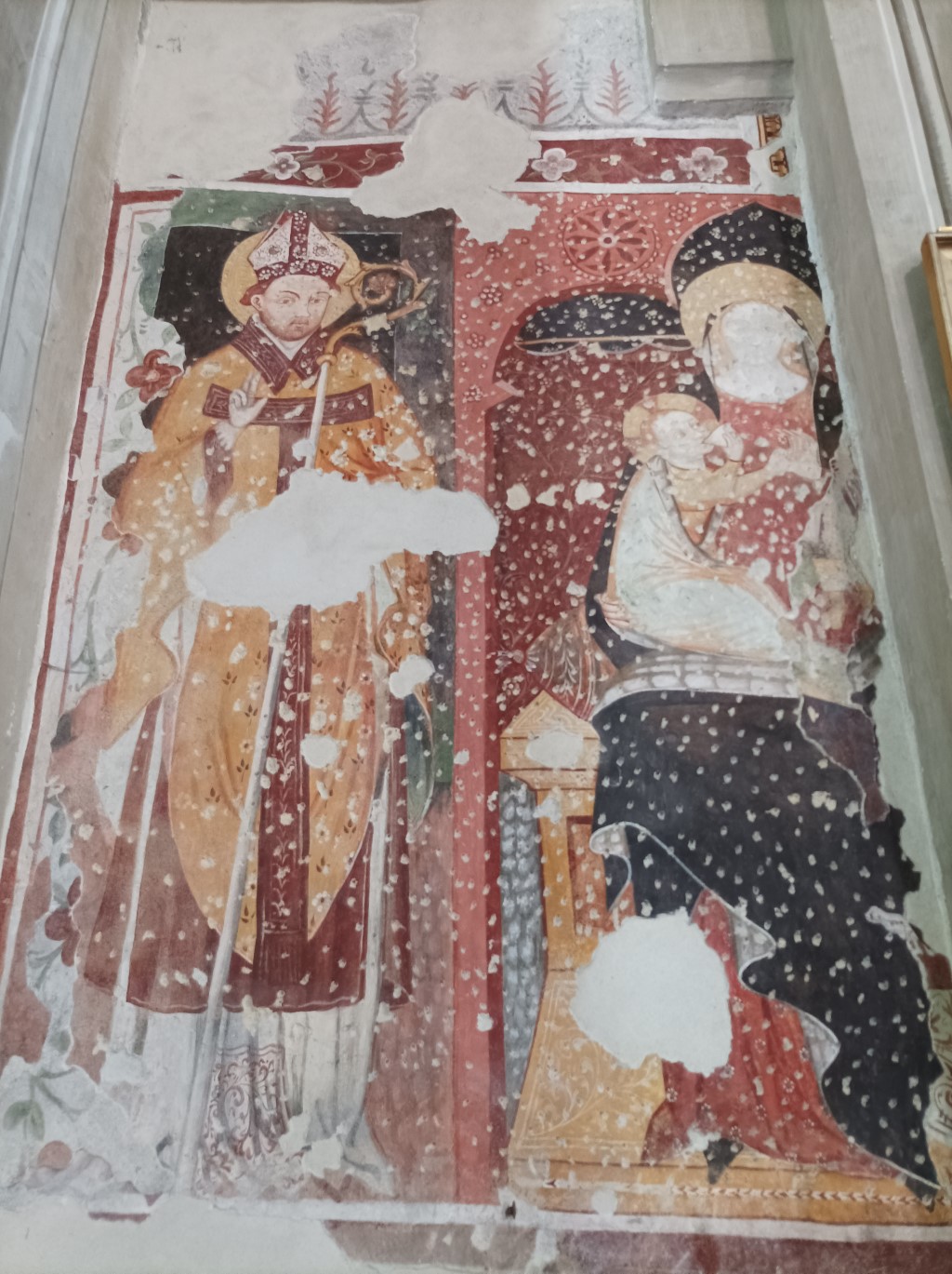 Boccioleto - CAPPELLA DELLA  PARROCCHIALE DI SAN PIETRO E PAOLO-Madonna del Latte e santo vescovo