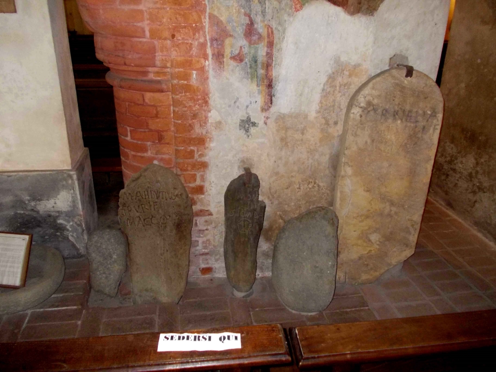 5 cippi funerari romani